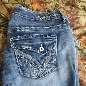 Ariya jeans